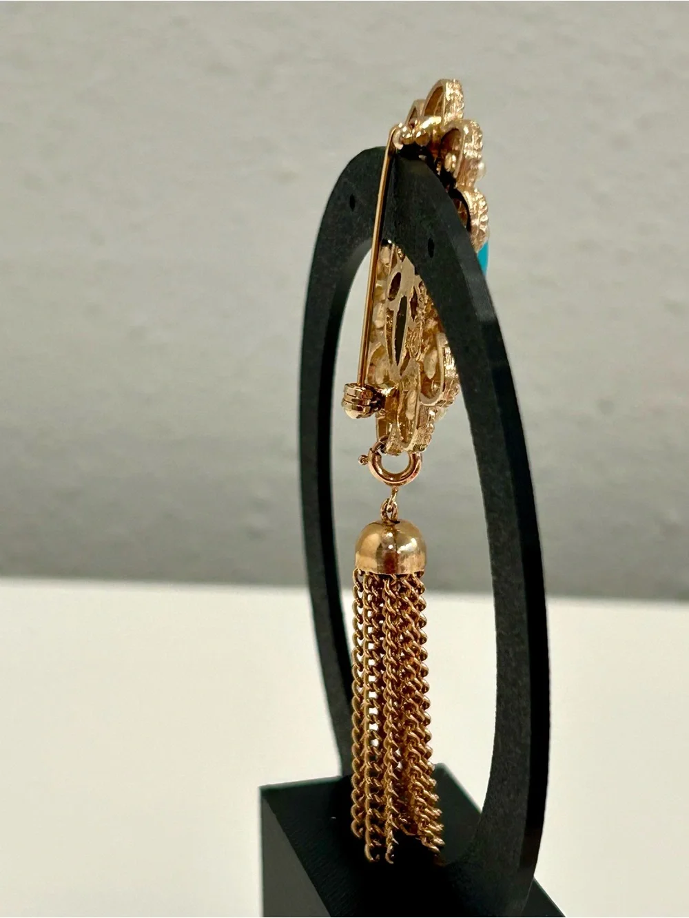 Vintage Sarah Faux Turquoise And Faux Pearl Brooch Oval Gold Tone Tassel Signed